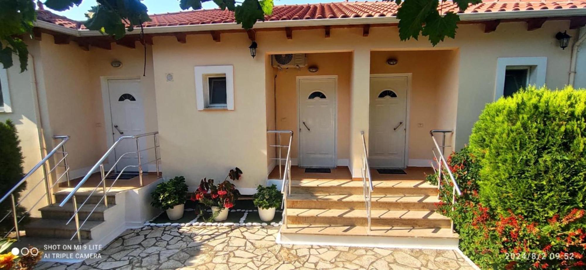 Vasil Rooms Lukovë Exterior foto